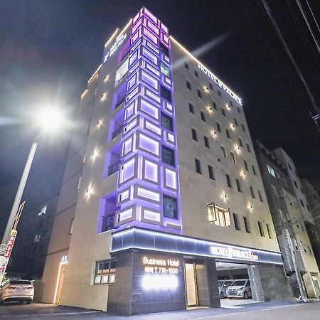 Hotel Palace Kjongdžu Exteriér fotografie